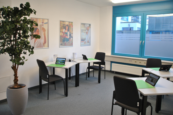 Digitales Foyer mit Tablets