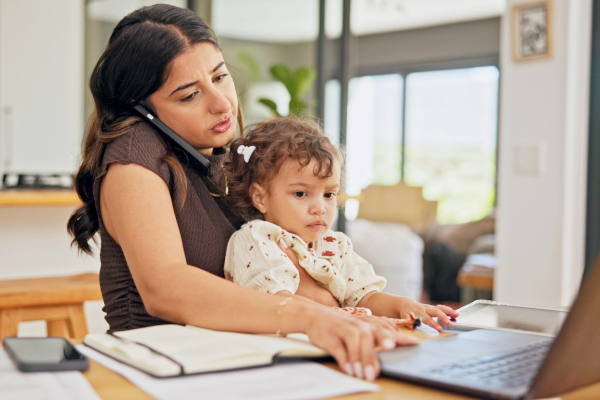 junge Frau mit Headset